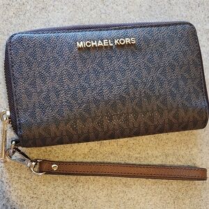 Michael Kors Wallet Wristlet🏵